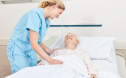 Bientraitance : améliorer les pratiques soignantes