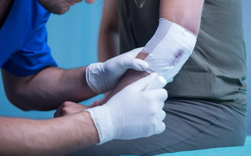 AES et AEV : réduire les risques en soins