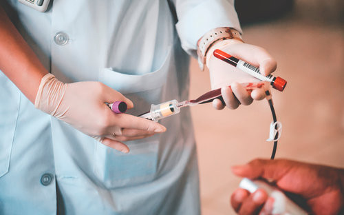 Transfusion : sécurité et bonnes pratiques soignantes
